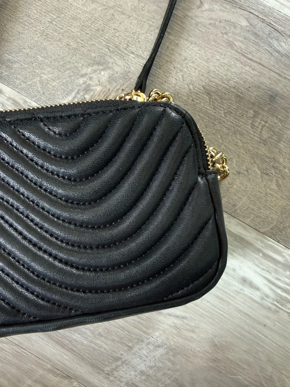henri bendel stylish black